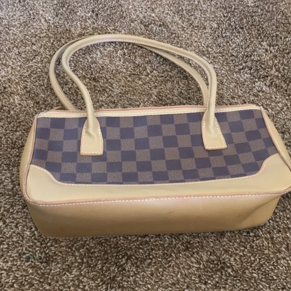 Purse - Picture 2 of 3